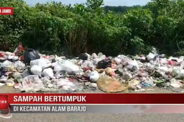 SAMPAH BERTUMPUK DI KECAMATAN ALAM BARAJO