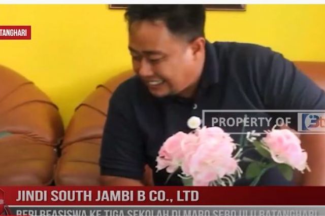 JINDI SOUTH JAMBI B Co , Ltd BERI BEASISWA KE TIGA SEKOLAH DI MARO SEBO ULU BATANGHARI