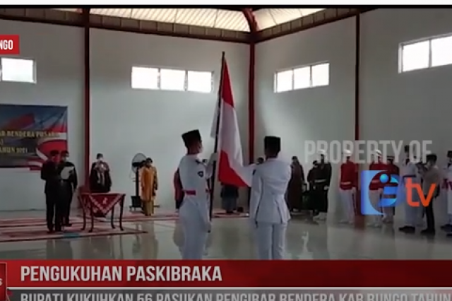 BUPATI KUKUHKAN 56 PASUKAN PENGIBAR BENDERA KAB BUNGO TAHUN 2021