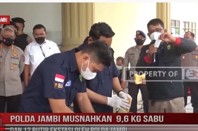 POLDA JAMBI MUSNAHKAN 9,6 KG SABU DAN 12 BUTIR EKSTASI