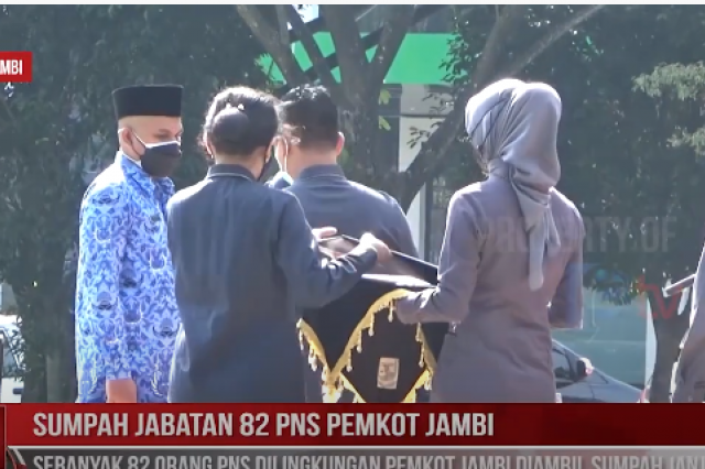 Sumpah Jabatan 82 PNS Pemkot Jambi