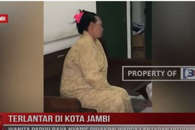 TERLANTAR DI KOTA JAMBI WANITA PARUH BAYA NYARIS DIHAKIMI WARGA LANTARAN DITUDUH PENCULIK