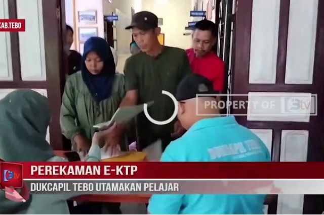 PEREKAMAN E KTP DUKCAPIL TEBO UTAMAKAN PELAJAR